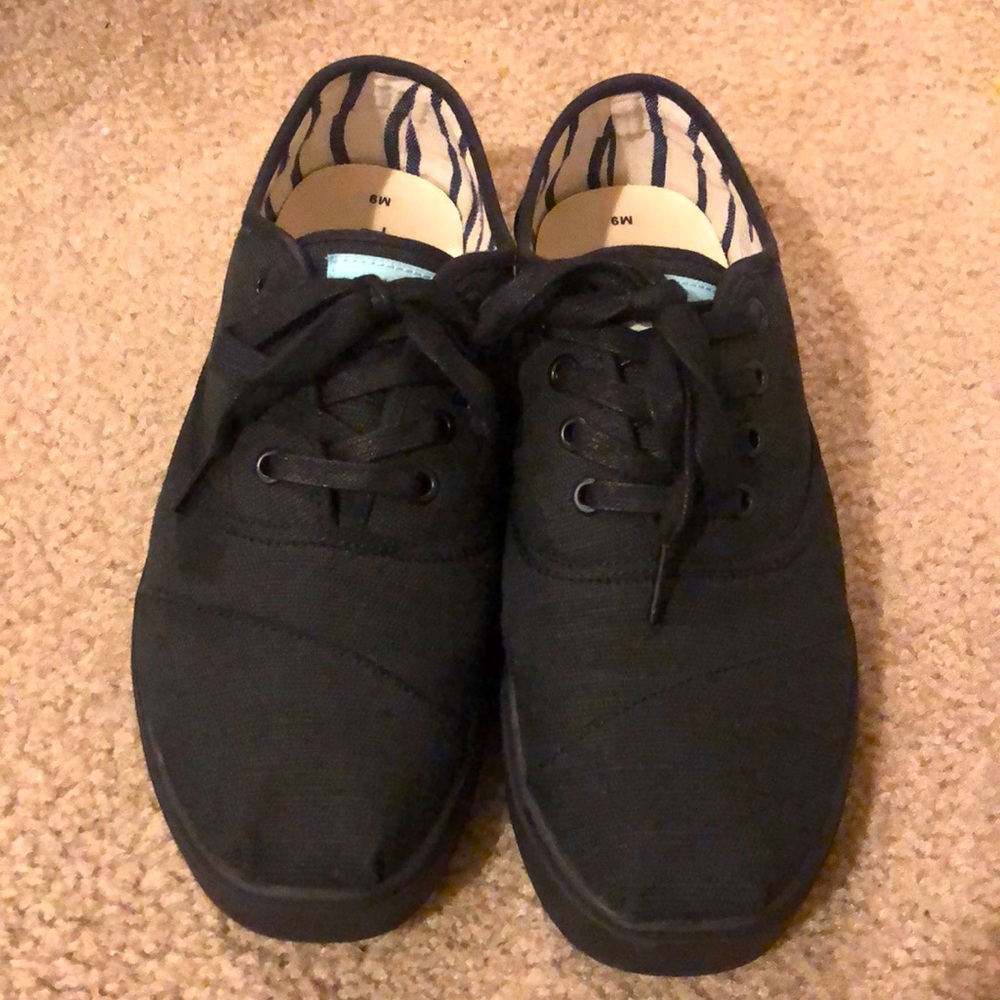 Toms sneakers